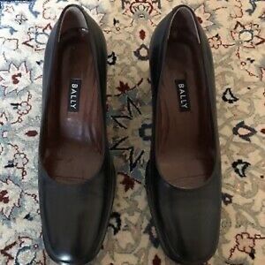 Bally Woman Leather Mid-heels SizeUS 5 1/2